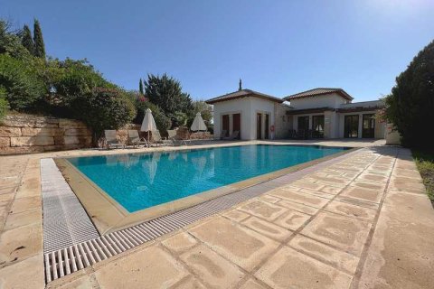 3 bedrooms Villa in Paphos, Cyprus No. 66555 1