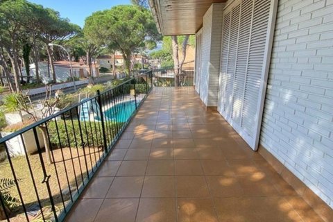 6 dormitorios House en Castelldefels, Spain No. 25442 8