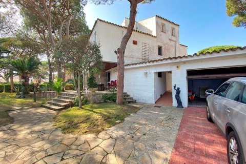 6 dormitorios House en Castelldefels, Spain No. 25442 12