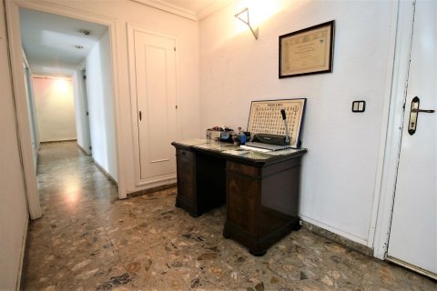 5 dormitorios Apartment en Alicante, Spain No. 25532 14