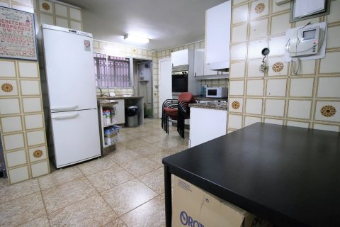 5 bedrooms Apartment in Alicante, Spain No. 25532 12