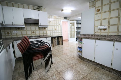 5 bedrooms Apartment in Alicante, Spain No. 25532 9