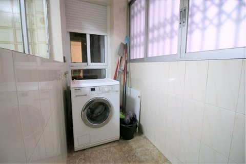 5 dormitorios Apartment en Alicante, Spain No. 25532 19