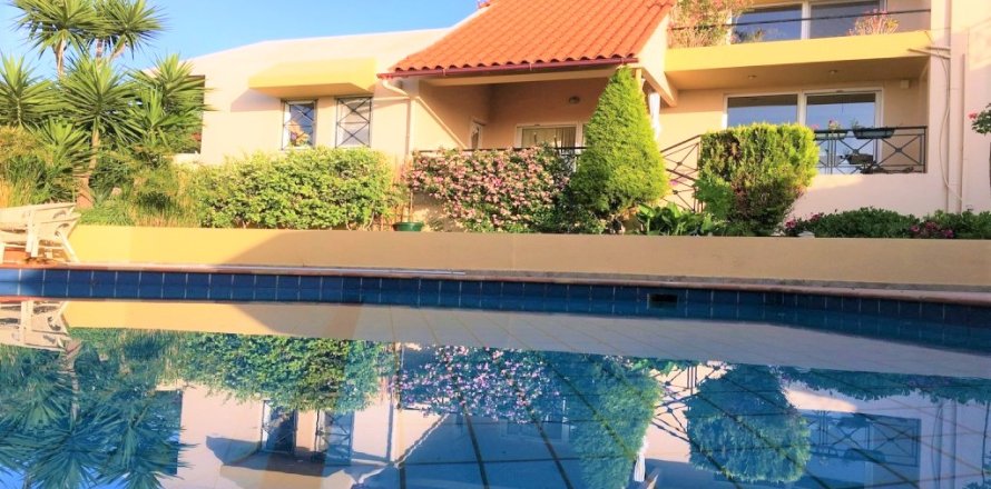 4 bedrooms Villa in Heraklion, Greece No. 57553