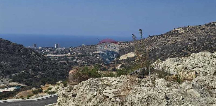 1005m² Land à Agios Tychonas, Cyprus No. 44094