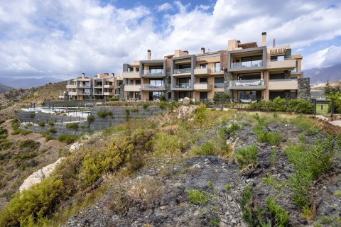 2 bedrooms Apartment in Benahavis, Spain No. 27538 2