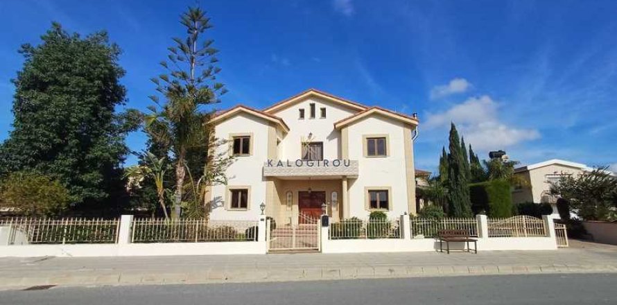 4 dormitorios House en Aradippou, Cyprus No. 75692