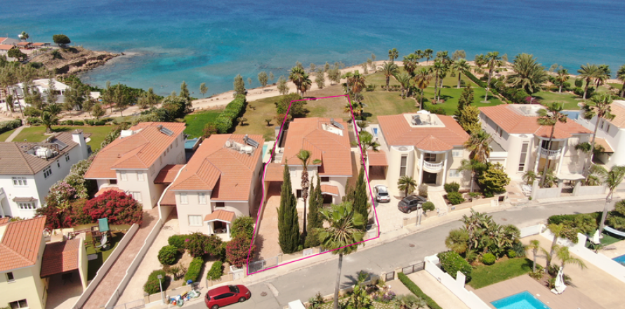 5 dormitorios House en Paralimni, Cyprus No. 75696