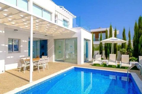 3 bedrooms House in Ayia Napa, Cyprus No. 30798 1