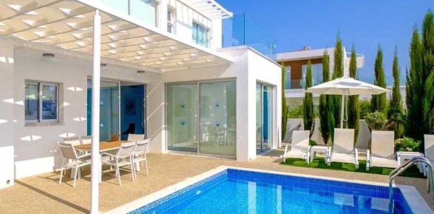 3 bedrooms House in Ayia Napa, Cyprus No. 30798