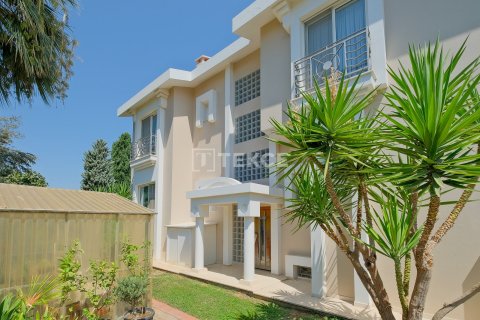 8+3 Villa à Izmir, Turkey No. 53503 30