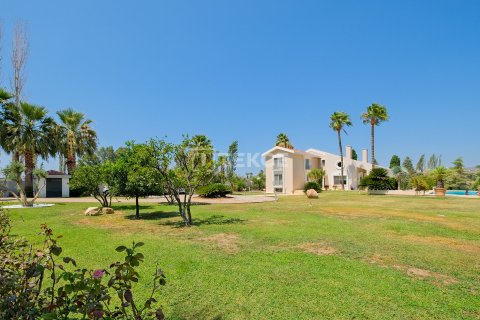 8+3 Villa en Izmir, Turkey No. 53503 22