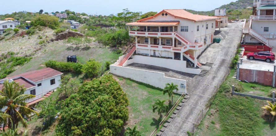 8 bedrooms House in Calliste, Grenada No. 53187