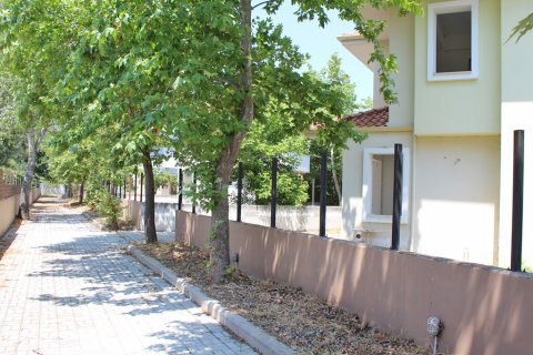 235m² Business in Katerini, Greece No. 56273 1