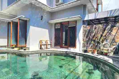 4 bedrooms House in Denpasar, Indonesia No. 52987 7