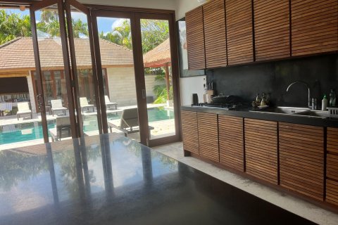 3 bedrooms Villa in Seminyak, Indonesia No. 52985 5