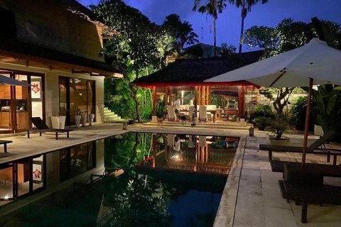 3 bedrooms Villa in Seminyak, Indonesia No. 52985 14