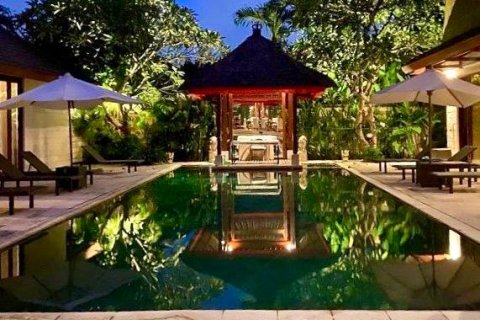 3 bedrooms Villa in Seminyak, Indonesia No. 52985 13