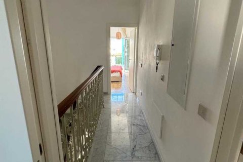 3 bedrooms Villa in Limassol, Cyprus No. 66591 6