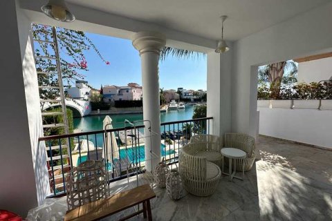 3 bedrooms Villa in Limassol, Cyprus No. 66591 2