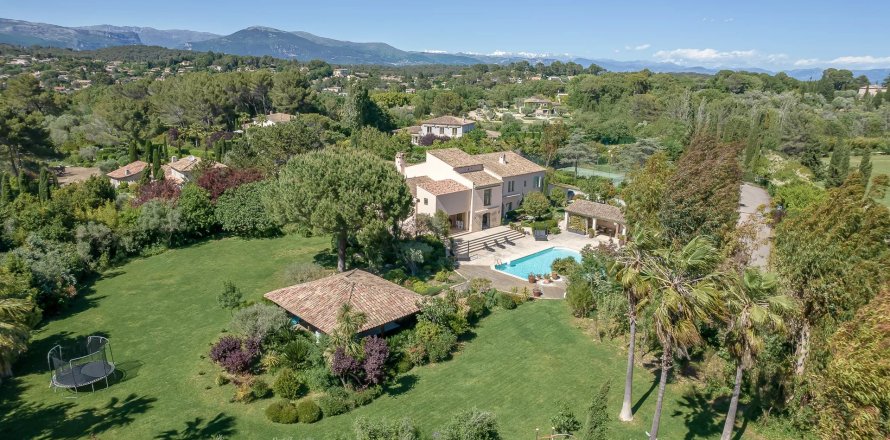 8 bedrooms Villa in Mougins, France No. 68070