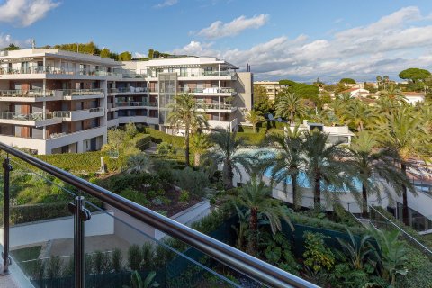 3 dormitorios Apartment en Antibes, France No. 67978 2