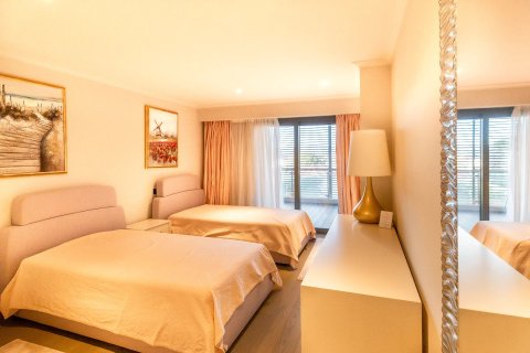 3 dormitorios Apartment en Antibes, France No. 67978 9