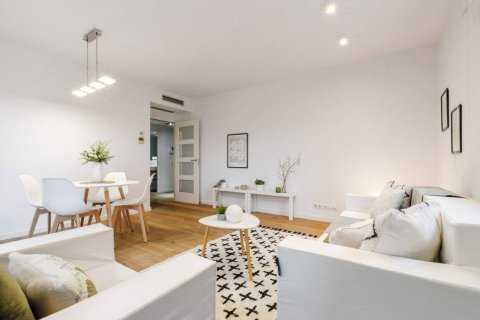 3 dormitorios Apartment en Barcelona, Spain No. 26299 11