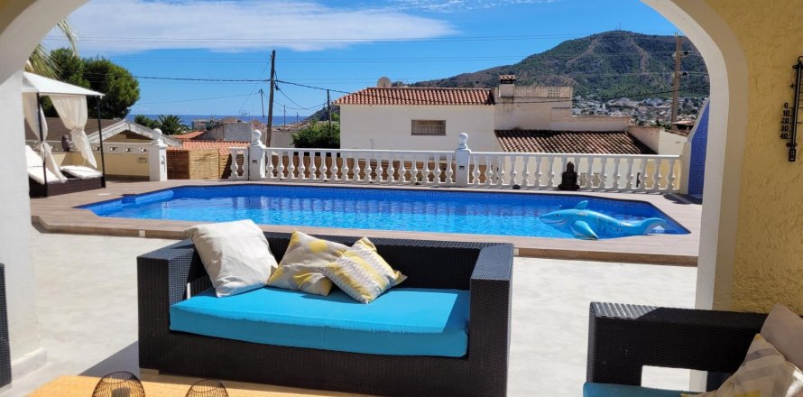 4 bedrooms Villa in Albir, Spain No. 26353