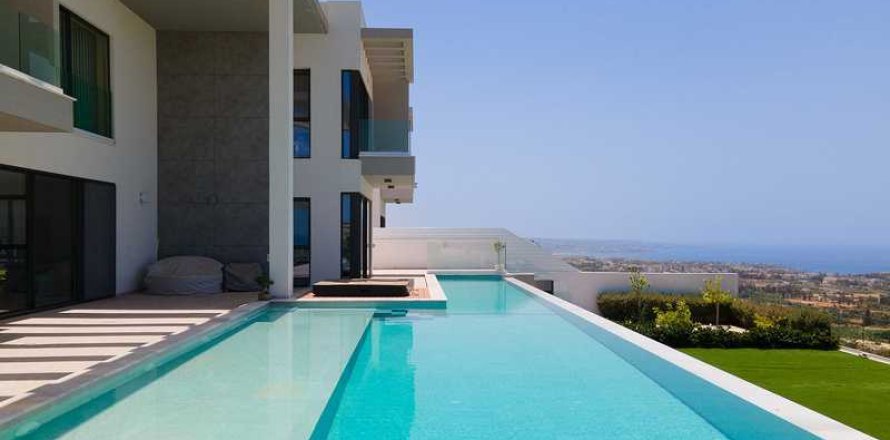 5 bedrooms Villa in Pegeia, Cyprus No. 62964