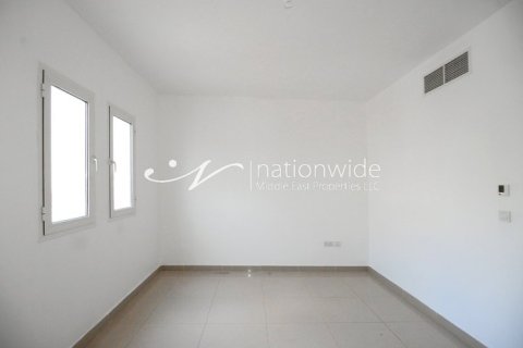 3 bedrooms Villa in Abu Dhabi, UAE No. 4209 17