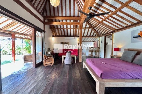 3 bedrooms Villa in Kediri, Indonesia No. 23039 8