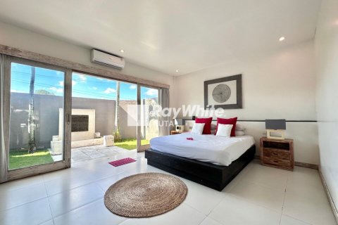 3 bedrooms Villa in Kediri, Indonesia No. 23039 3