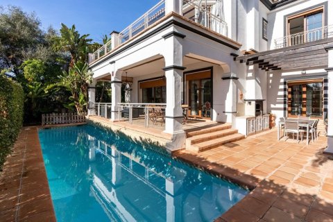 5 dormitorios Villa en Marbella, Spain No. 27385 1