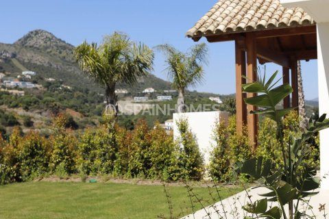 4 bedrooms Apartment in Benahavis, Spain No. 27459 18