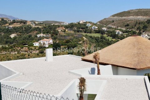 4 bedrooms Apartment in Benahavis, Spain No. 27459 14