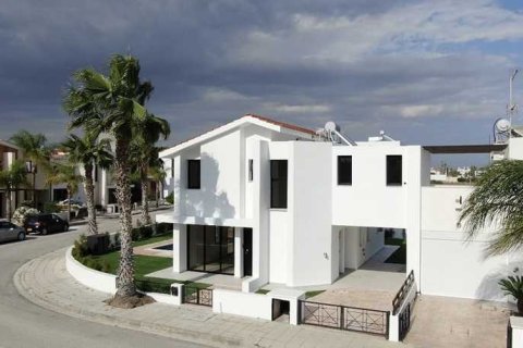 4 chambres House à Larnaca, Cyprus No. 69696 2