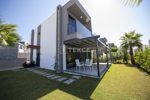 3+1 Villa in Kusadasi, Turkey No. 69793 4