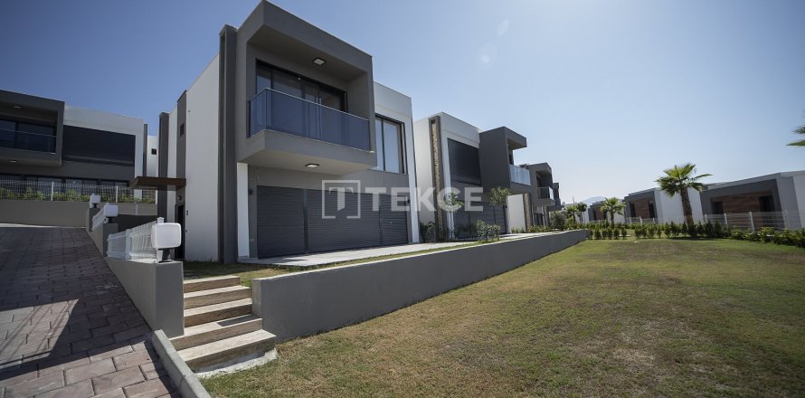 4+1 Villa in Kusadasi, Turkey No. 69796