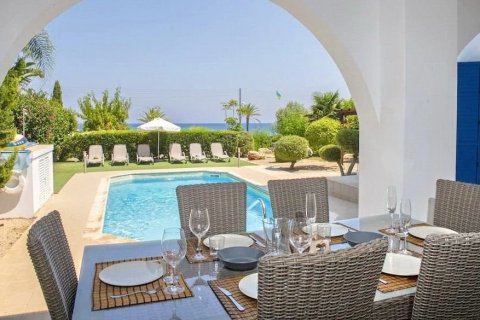 3 bedrooms Villa in Paphos, Cyprus No. 73256 6