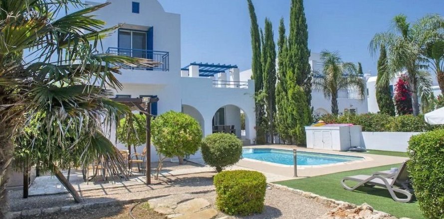 3 bedrooms Villa in Paphos, Cyprus No. 73256