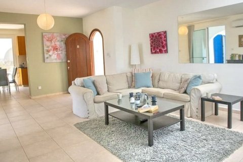 3 bedrooms Villa in Paphos, Cyprus No. 73256 9