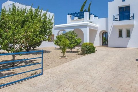 3 bedrooms Villa in Paphos, Cyprus No. 73256 3