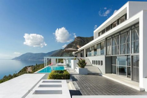 8 bedrooms Villa in Central Greece, Greece No. 51549 3