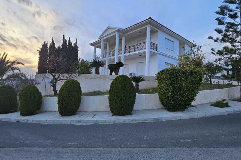 4 bedrooms Villa in Limassol, Cyprus No. 63453 1