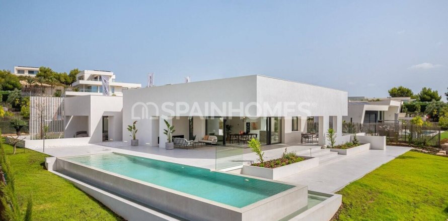 3 bedrooms Villa in San Miguel de Salinas, Spain No. 26758