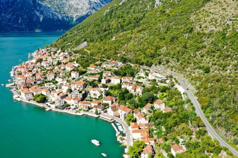 1070m² Land à Kotor, Montenegro No. 67021 4