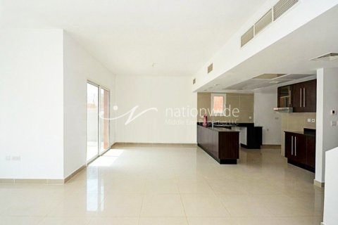 4 bedrooms Villa in Abu Dhabi, UAE No. 3964 6