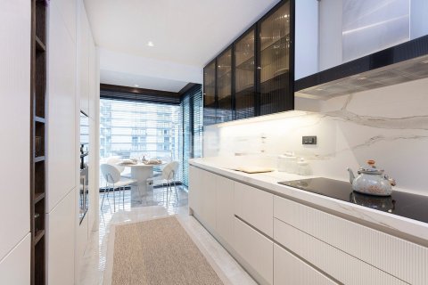 5+1 Apartment en Izmir, Turkey No. 17639 17