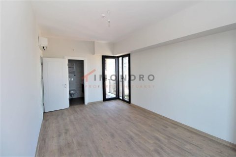 2+1 Apartment in Kartal, Turkey No. 17765 11